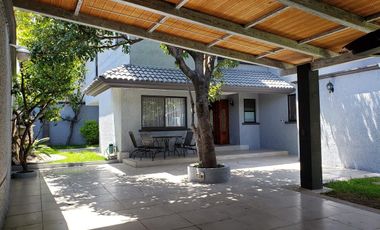 CASA EN VENTA CON ALBERCA COL.LA NORIA