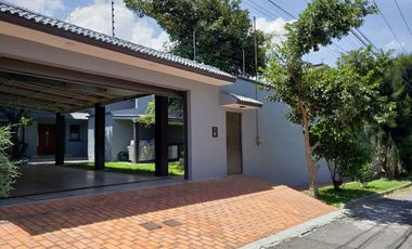 CASA EN VENTA CON ALBERCA COL.LA NORIA