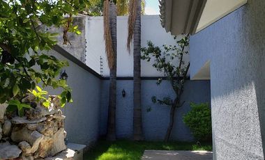 CASA EN VENTA CON ALBERCA COL.LA NORIA