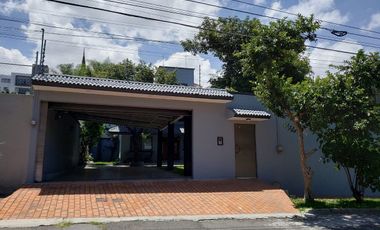 CASA EN VENTA CON ALBERCA COL.LA NORIA