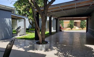 CASA EN VENTA CON ALBERCA COL.LA NORIA