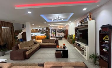 Oportunidad hermosa propiedad en Venta Tres Pisos - Gualaceo