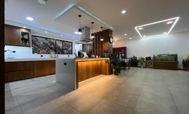 Oportunidad hermosa propiedad en Venta Tres Pisos - Gualaceo