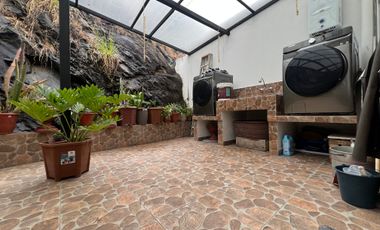 Oportunidad hermosa propiedad en Venta Tres Pisos - Gualaceo