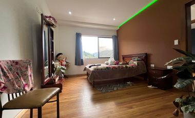 Oportunidad hermosa propiedad en Venta Tres Pisos - Gualaceo