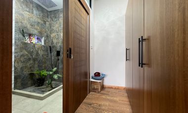 Oportunidad hermosa propiedad en Venta Tres Pisos - Gualaceo