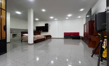 Oportunidad hermosa propiedad en Venta Tres Pisos - Gualaceo