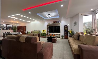 Oportunidad hermosa propiedad en Venta Tres Pisos - Gualaceo