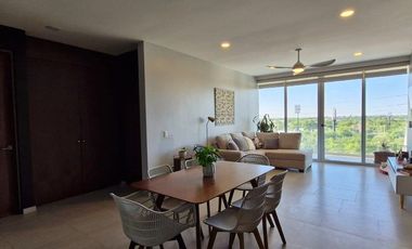 Departamento amueblado de tres recámaras en renta. Montejo pza. Mérida, Yucatán.