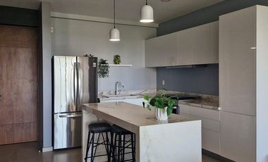 Departamento amueblado de tres recámaras en renta. Montejo pza. Mérida, Yucatán.