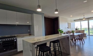 Departamento amueblado de tres recámaras en renta. Montejo pza. Mérida, Yucatán.