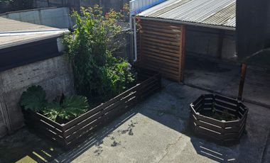 VENTA CASA ESQUINA DOS PISOS EN AVENIDA AUSTRAL