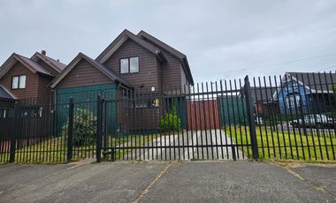 VENTA CASA ESQUINA DOS PISOS EN AVENIDA AUSTRAL