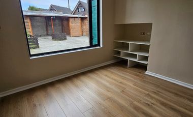 VENTA CASA ESQUINA DOS PISOS EN AVENIDA AUSTRAL