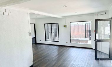 Local Comercial en Arriendo en Av Los castaños a pasos de uno norte