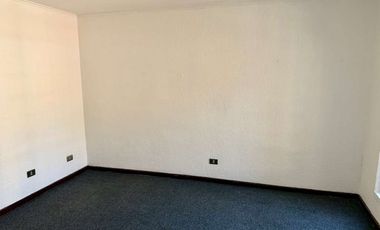 Local Comercial en Arriendo en Av Los castaños a pasos de uno norte