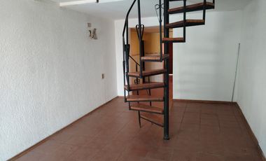 CASA EN BARRIO TRANQUILO TRATO DIRECTO SIN COMISION