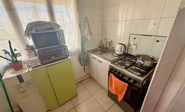 Oficina de 2 pisos con amplio estacionamiento