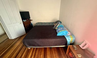 Oficina de 2 pisos con amplio estacionamiento