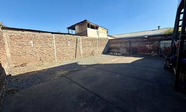 Oficina de 2 pisos con amplio estacionamiento