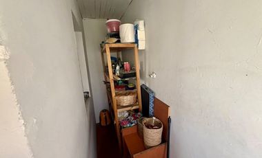 Oficina de 2 pisos con amplio estacionamiento