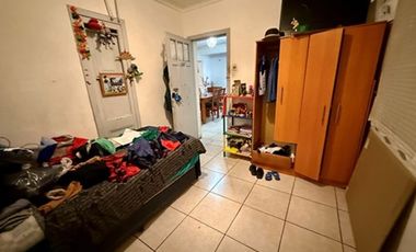 Oficina de 2 pisos con amplio estacionamiento