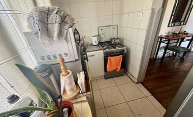 Oficina de 2 pisos con amplio estacionamiento