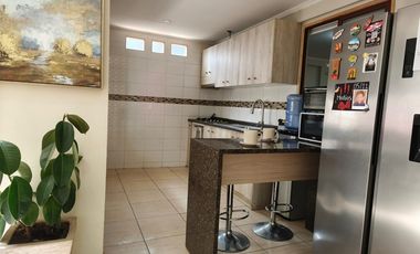 Tu nuevo Hogar. Hermosa casa de dos pisos.