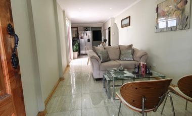 Tu nuevo Hogar. Hermosa casa de dos pisos.