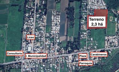 Terreno al lado de plaza de María Pinto.
