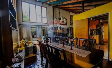 Hermosa Casa  en Macul