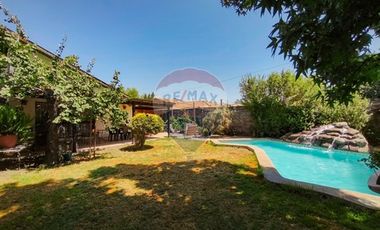 Hermosa Casa  en Macul