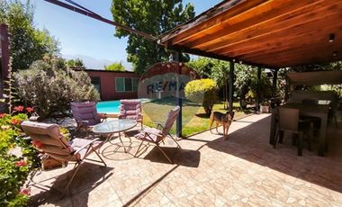 Hermosa Casa  en Macul