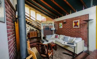 Hermosa Casa  en Macul