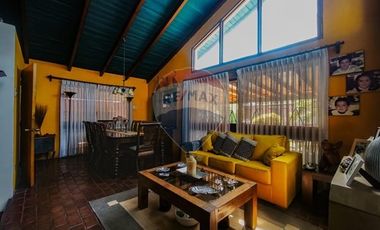 Hermosa Casa  en Macul