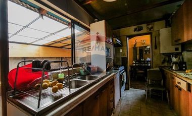 Hermosa Casa  en Macul