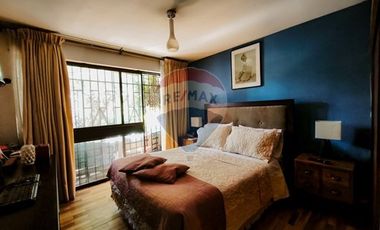 Hermosa Casa  en Macul