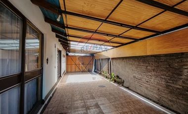 Hermosa Casa  en Macul