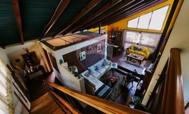 Hermosa Casa  en Macul