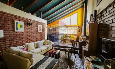 Hermosa Casa  en Macul