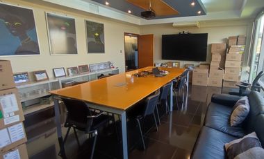 Amplia Oficina en Complejo El Cortijo