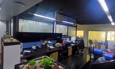 Amplia Oficina en Complejo El Cortijo