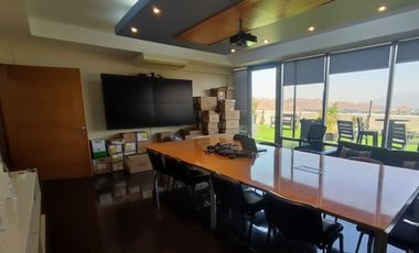 Amplia Oficina en Complejo El Cortijo