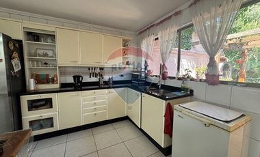 Preciosa casa Quinchamalí 5D+4B piscina