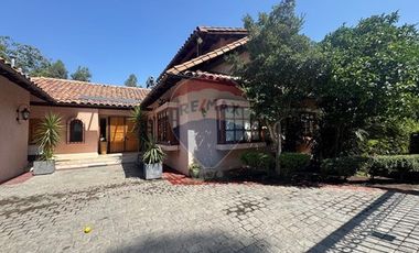 Preciosa casa Quinchamalí 5D+4B piscina