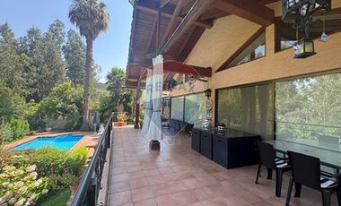 Preciosa casa Quinchamalí 5D+4B piscina