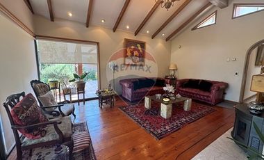 Preciosa casa Quinchamalí 5D+4B piscina