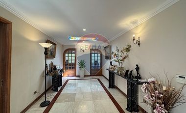 Preciosa casa Quinchamalí 5D+4B piscina