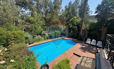 Preciosa casa Quinchamalí 5D+4B piscina