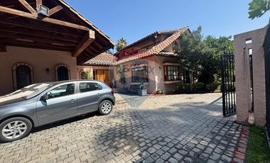 Preciosa casa Quinchamalí 5D+4B piscina